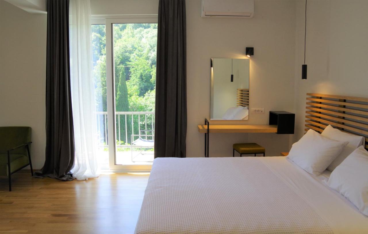 Theoxenia Hotel Андріцена Екстер'єр фото