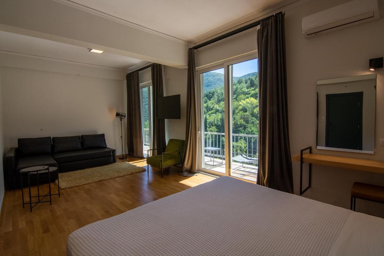Theoxenia Hotel Андріцена Екстер'єр фото